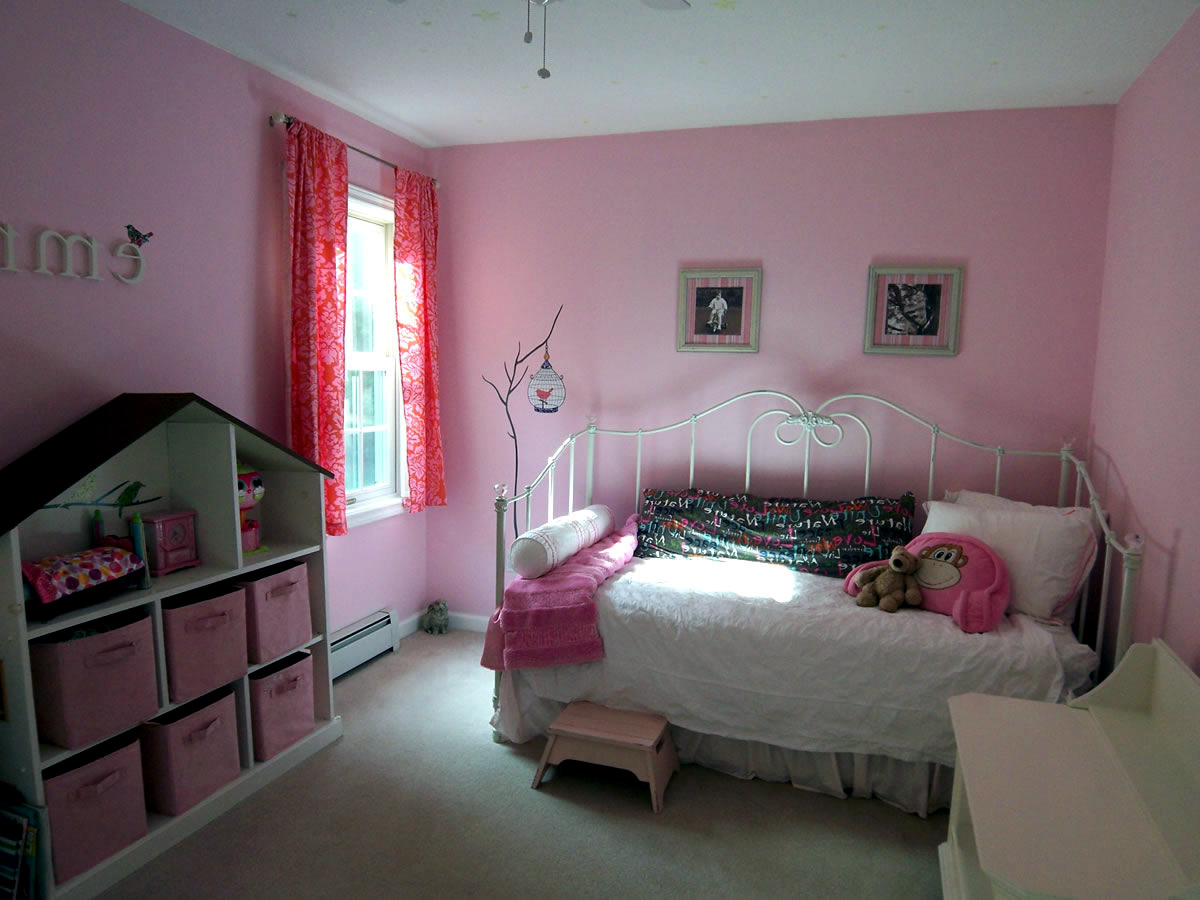 Color combination in the girls room: With Pink and Brown Setup