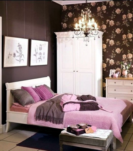 Color Combination In The Girls Room With Pink And Brown