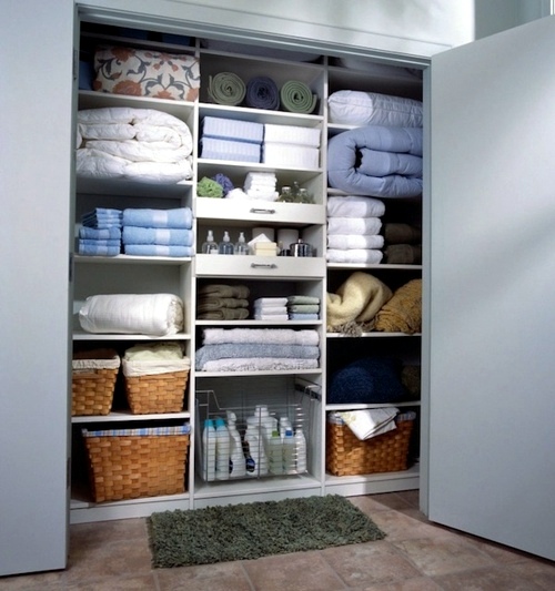 The best tips for cleaning and organizing the linen closet