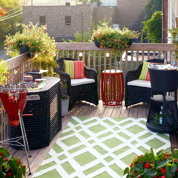 Make small roof terrace – cozy sitting area and healthy herbs