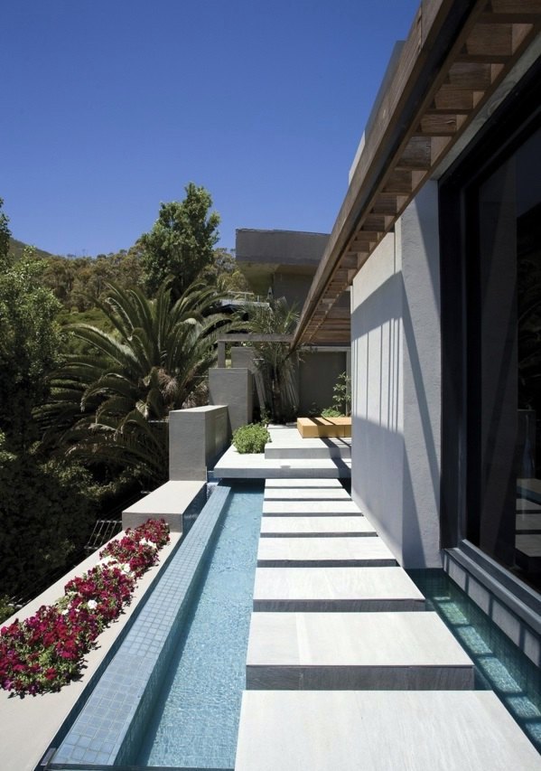 Modern Luxury Residence in Cape Town with breathtaking ocean views and stylish interiors
