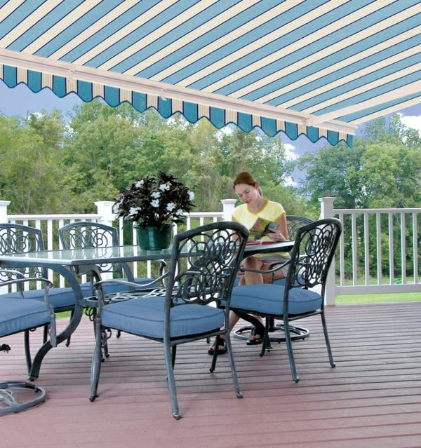 Replacing awning fabric - professional sun protection on the terrace Replacing awning fabric - professional sun protection on the terrace