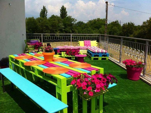 DIY Furniture from Euro pallets - 101 craft ideas for wood pallets