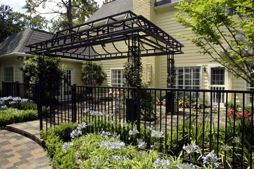 Pergola made of wood or metal for a southern flair in the garden Pergola made of wood or metal for a southern flair in the garden
