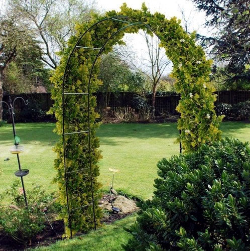 Pergola made of wood or metal for a southern flair in the garden Pergola made of wood or metal for a southern flair in the garden