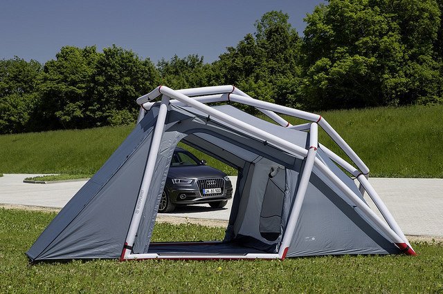 Camping is made easy with the camping tent for Audi Q3 Camping is made easy with the camping tent for Audi Q3