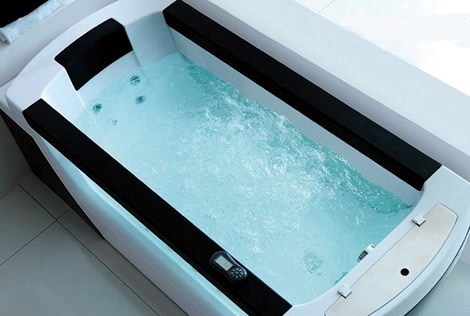 Freestanding Bathtub with Transparent Design Freestanding Bathtub with Transparent Design