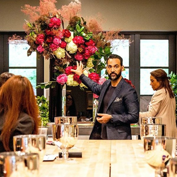 Dekoration - Flower arrangements and beautiful bouquets refresh the atmosphere
