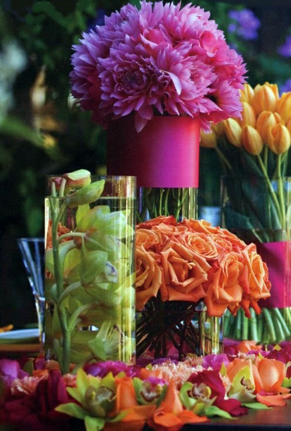 Flower arrangements and beautiful bouquets refresh the atmosphere Avso