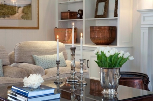 Vintage silver decoration at home - giving the home a charm from the old world