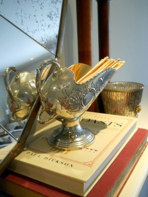 Vintage silver decoration at home - giving the home a charm from the old world