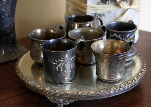 Vintage silver decoration at home - giving the home a charm from the old world