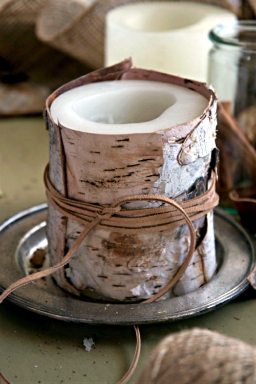Make original decoration candles and lanterns themselves