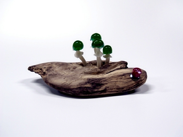 Mushroom-shaped LED lighting by Yukio Takano Mushroom-shaped LED lighting by Yukio Takano