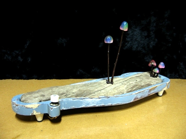 Mushroom-shaped LED lighting by Yukio Takano Mushroom-shaped LED lighting by Yukio Takano