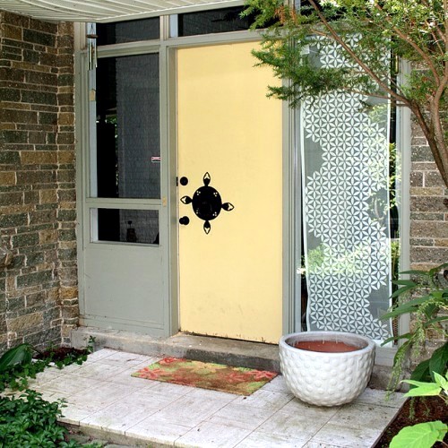 10 inspirational ideas for a yellow house door design