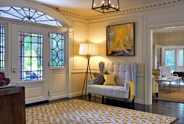Decorating ideas and wall design in the hallway of your home