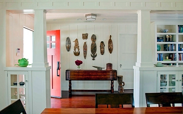 Decorating ideas and wall design in the hallway of your home