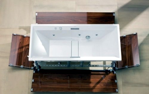 Tub surround in wood look for a beautiful bathroom