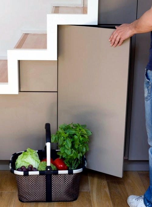 Cool space-saving storage ideas in the stairwell