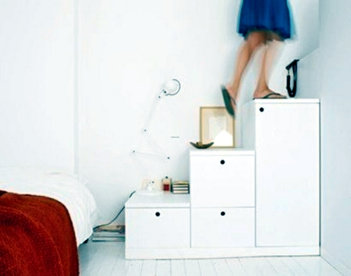 Cool space-saving storage ideas in the stairwell