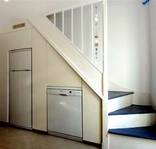 Cool space-saving storage ideas in the stairwell