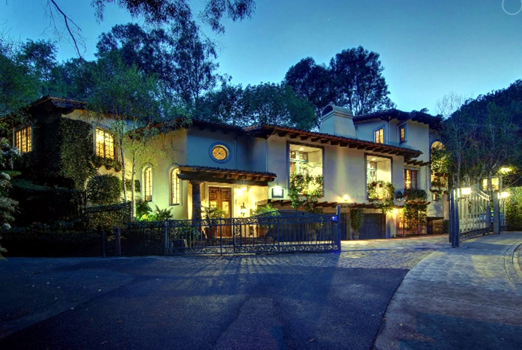 Visit the home of Johnny Depp