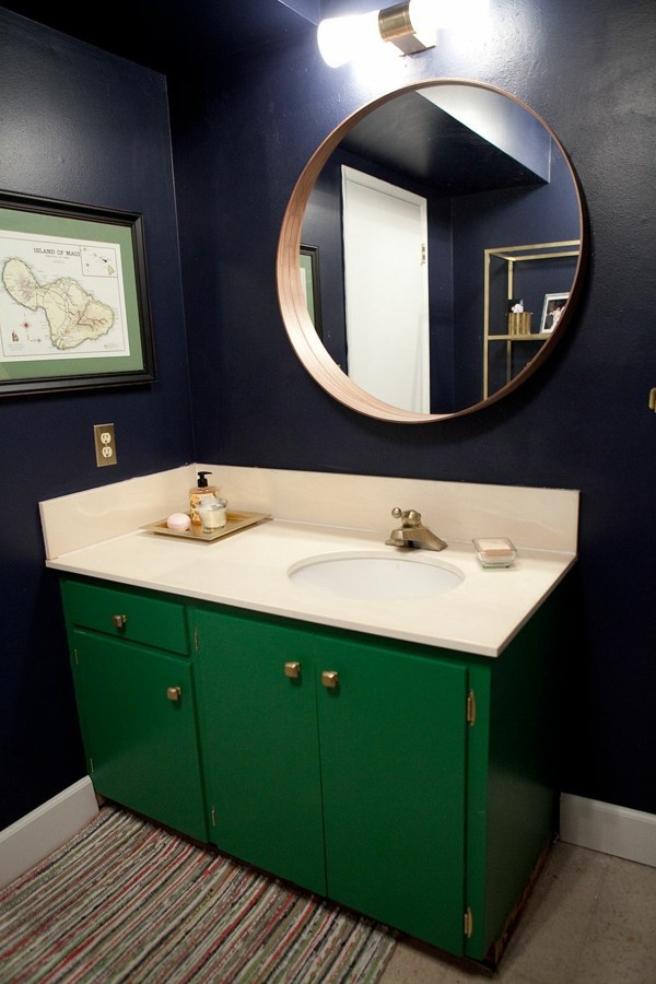 Dark spots on the mirror in the bathroom and how to avoid them Avso