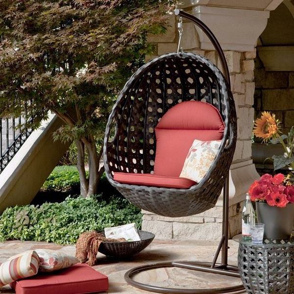 Braided hanging chair - a stylish mystery of coziness Braided hanging chair - a stylish mystery of coziness