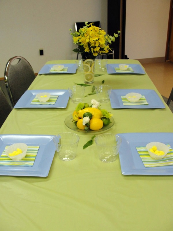 Table decoration in green and yellow colors for a festive mood | Avso