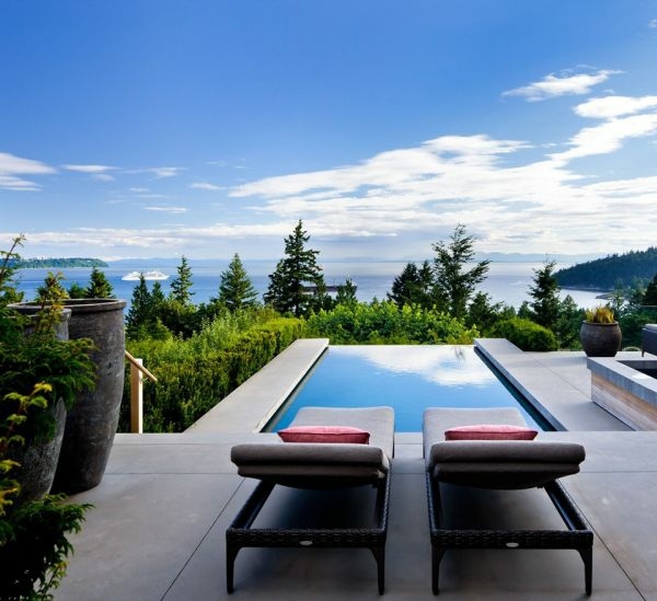 Multi-level residence with stunning views of Vancouver