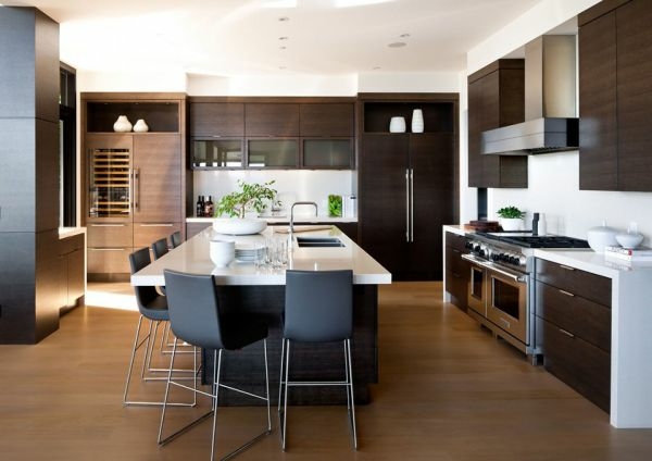 Multi-level residence with stunning views of Vancouver