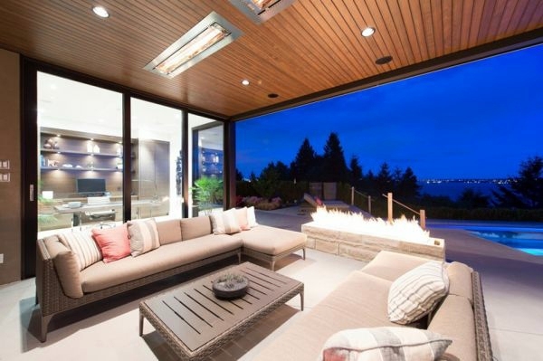 Multi-level residence with stunning views of Vancouver