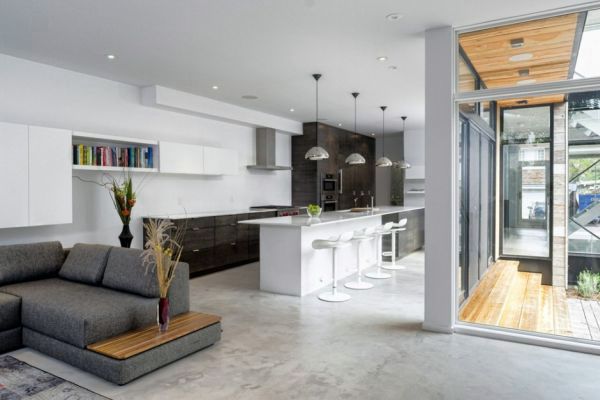 Minimalist Residence in Ottawa: Elegant conversion of a barn