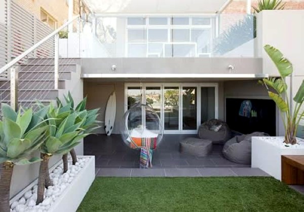 Small town garden decorating ideas and pictures