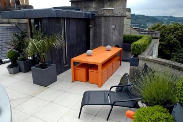 Small town garden decorating ideas and pictures