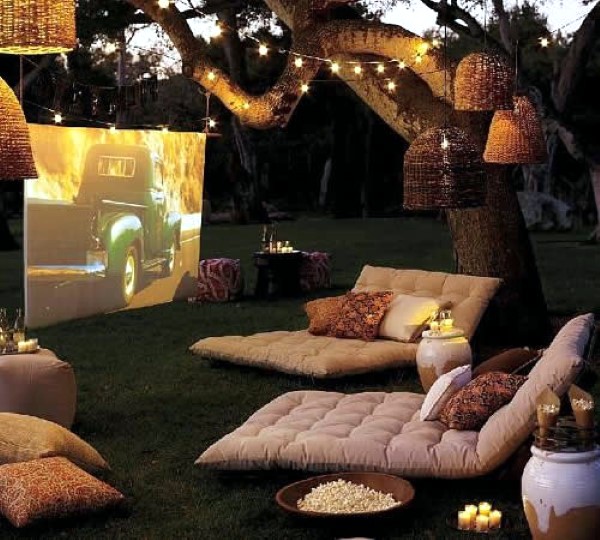 Small town garden decorating ideas and pictures