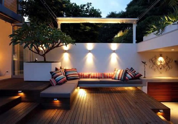 Small town garden decorating ideas and pictures