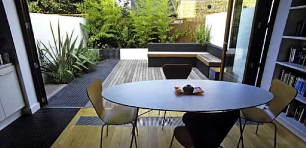 Small town garden decorating ideas and pictures