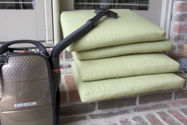 How should I clean the various garden furniture - useful tips and ideas