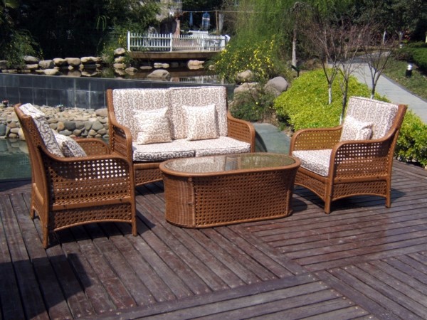 How should I clean the various garden furniture - useful tips and ideas
