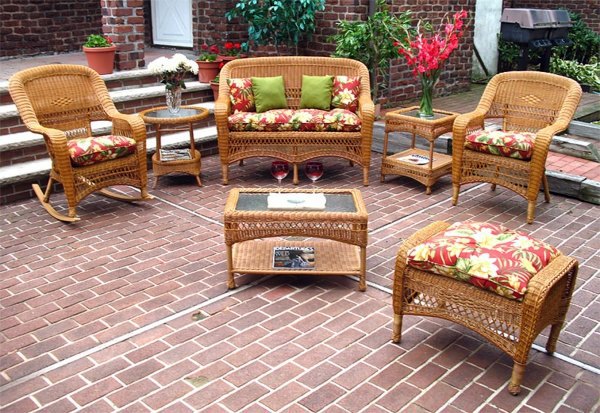 How should I clean the various garden furniture - useful tips and ideas