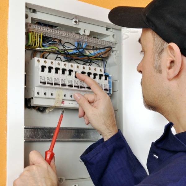 Gadgets - Nothing works without electricity and light - if the electrician has to come Gadgets - Nothing works without electricity and light - if the electrician has to come