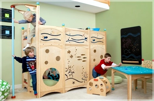Children's room design - cool play beds for toddlers made of natural wood