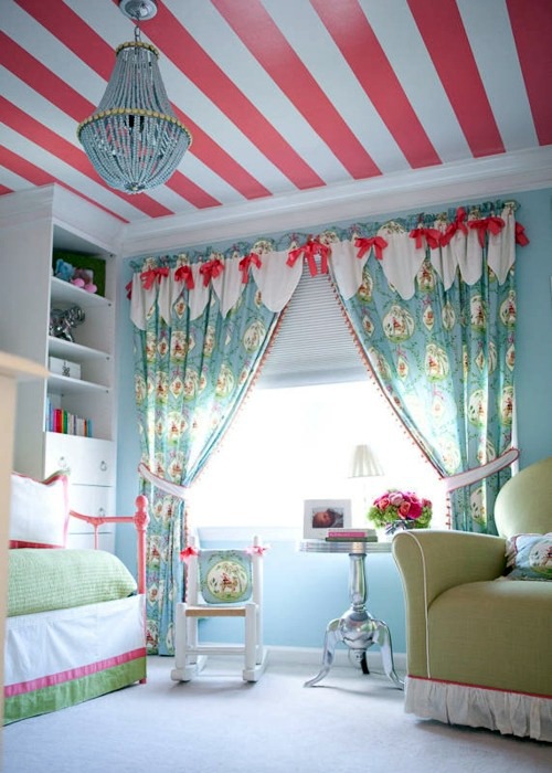 Girls bedroom in Shabby Chic style