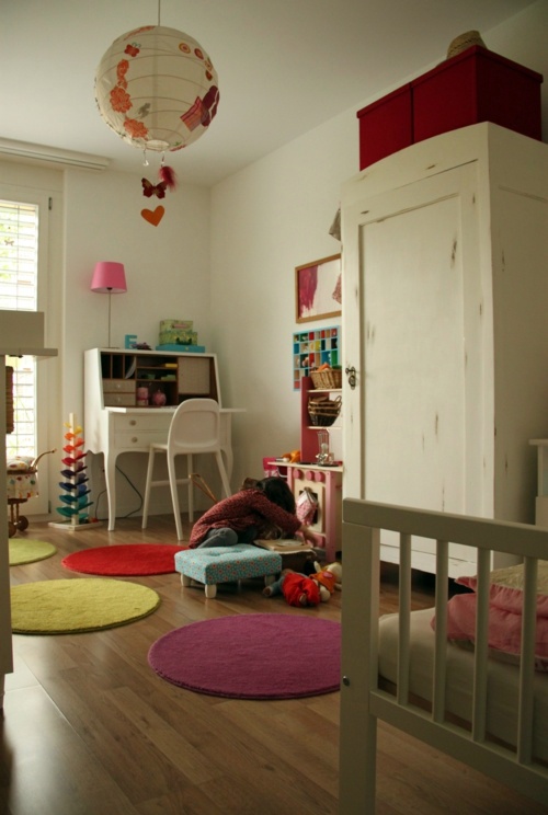 Girls bedroom in Shabby Chic style