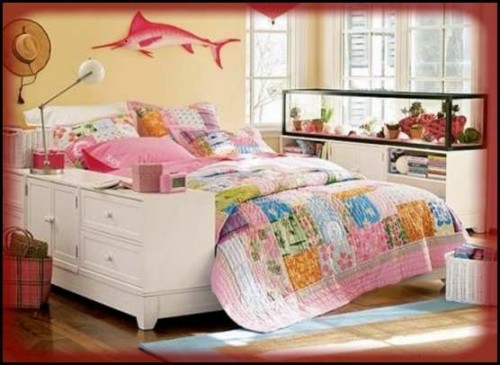 Girls bedroom in Shabby Chic style