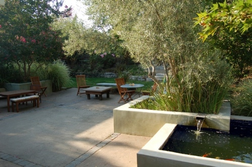 Creating a koi pond in the garden - typical extra for the Asian and tropical-inspired ambiance Garden & Plants Creating a koi pond in the garden - typical extra for the Asian and tropical-inspired ambiance Garden & Plants