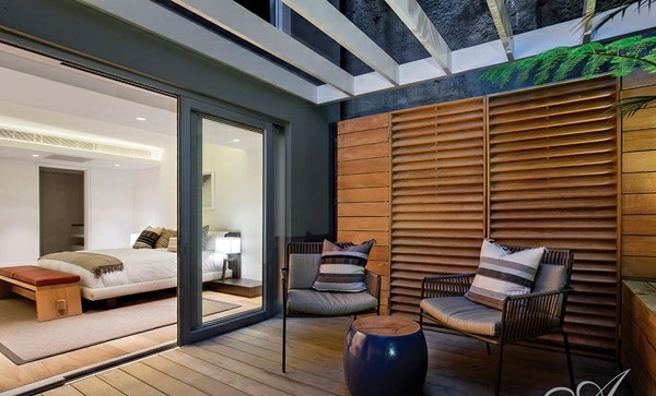Designer newly designed apartment on the Atlantic Ocean by Antoni Associates