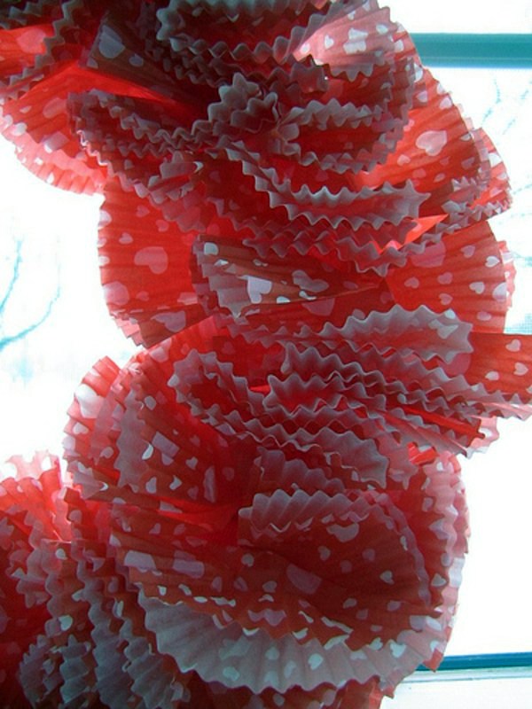 Valentinstag - Make cupcake paper Valentine's Day Wreath itself Valentinstag - Make cupcake paper Valentine's Day Wreath itself